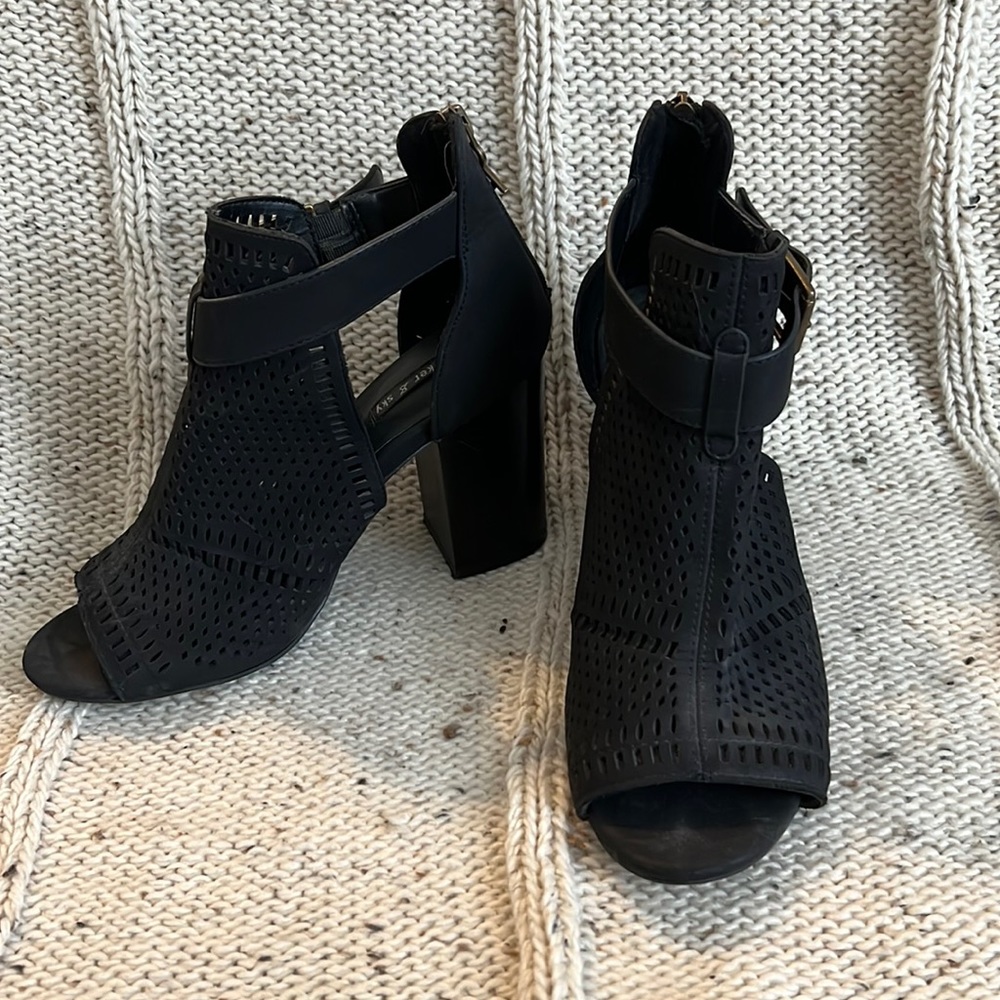 Parker & Sky | 7.5 | Black